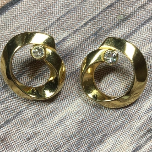 Old Money clean girl aesthetic Gold round front hoop rhinestone earrings - Picture 2 of 2